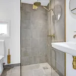 3 Bedroom Lovely In *