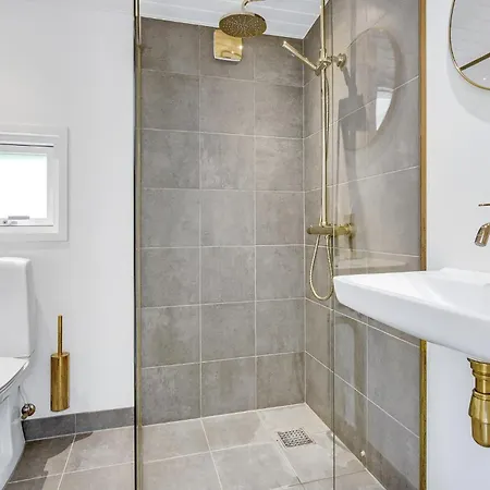 3 Bedroom Lovely In *